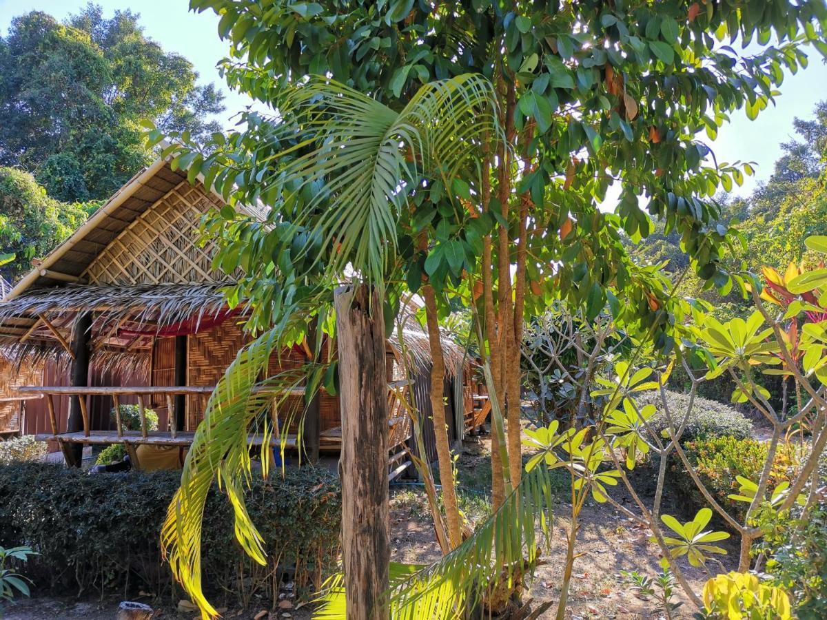 Phuhaya Bamboo Bungalows Ко-Ланта Екстер'єр фото