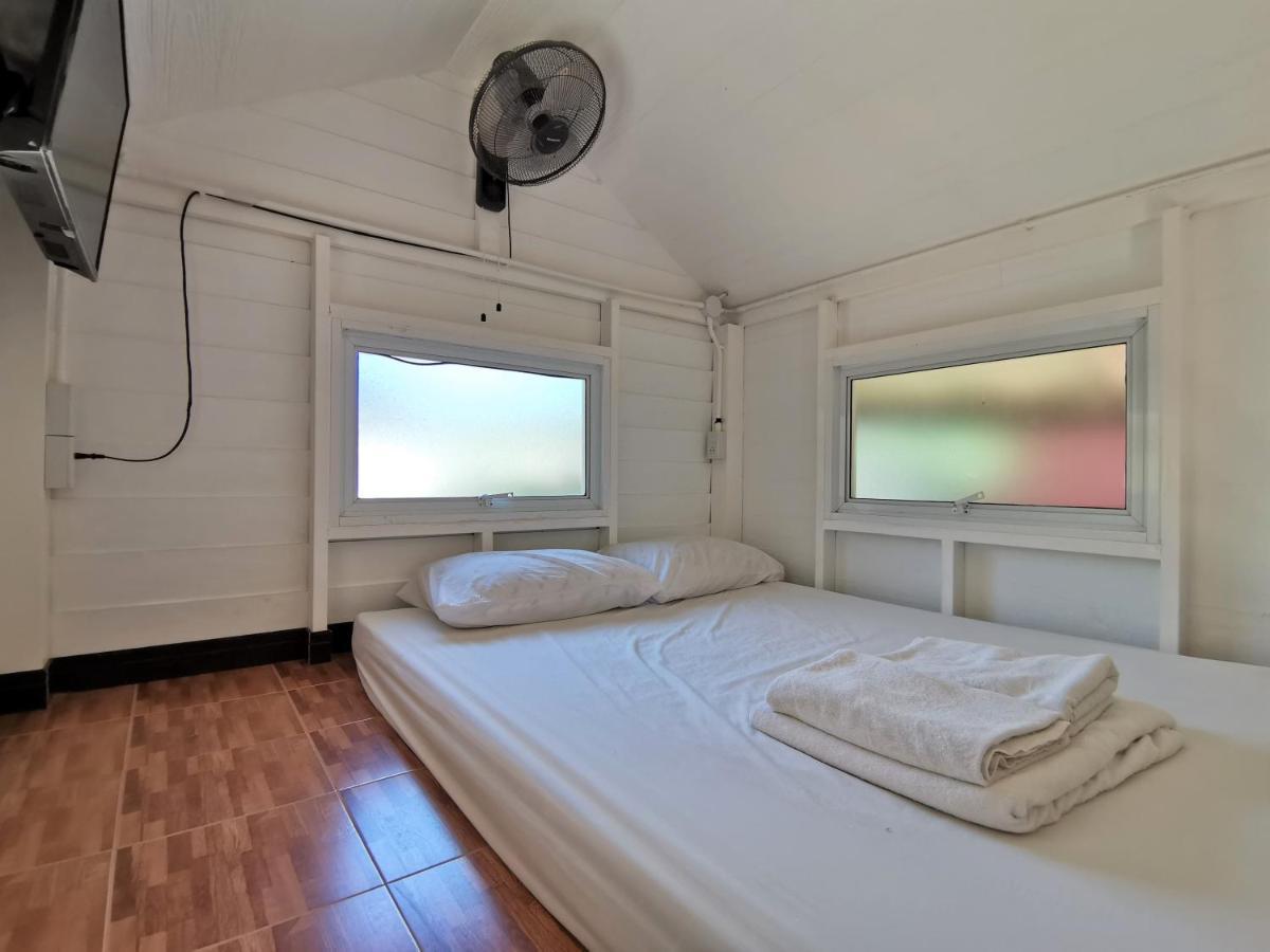 Phuhaya Bamboo Bungalows Ко-Ланта Екстер'єр фото