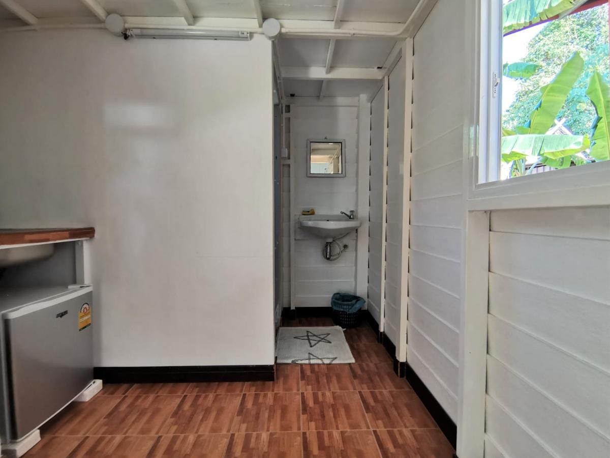 Phuhaya Bamboo Bungalows Ко-Ланта Екстер'єр фото