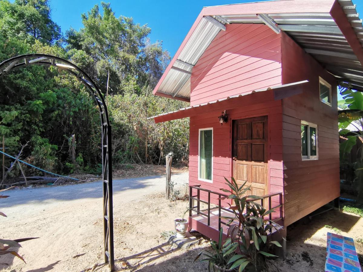 Phuhaya Bamboo Bungalows Ко-Ланта Екстер'єр фото